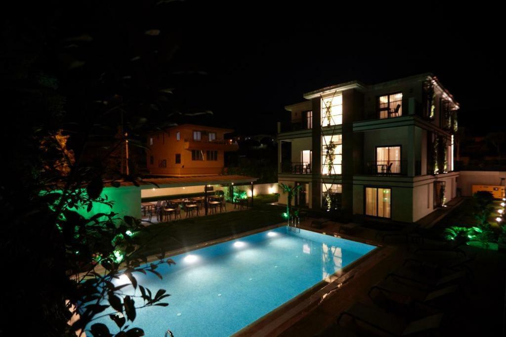 Ruwais Hotel Чешме Екстер'єр фото